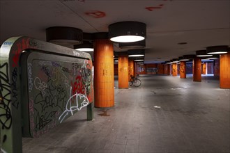 Completely neglected, dirty subway, tunnel, pedestrian tunnel, Messedamm, between International