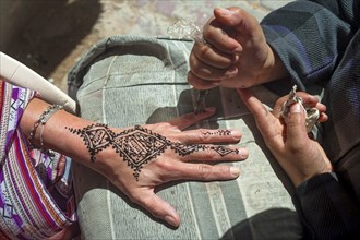 Traditional Moroccan hand tattoo, henna, tattoo, craft, tradition, traditional, oriental, arabic,