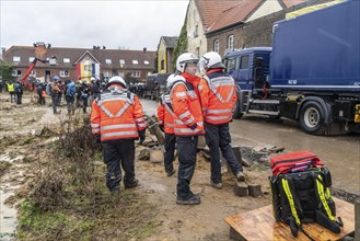 2nd day of the eviction of the Lützerath hamlet, occupied buildings of the former farm, by climate