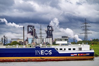 Thyssenkrupp Steel steelworks in Duisburg-Bruckhausen, blast furnaces 8 and 9, tanker Onion from