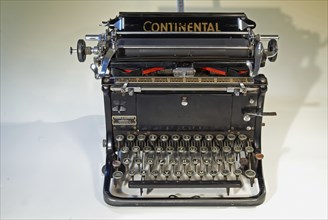 Old mechanical typewriter, Continental brand, hiker-Werke in Siegmar-Schönau, with silencer, 1930s