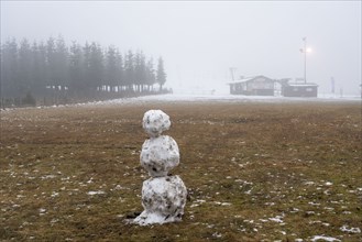 Sahnehang ski area, in the fog, little snow, only artificial snow on the pistes, winter, near