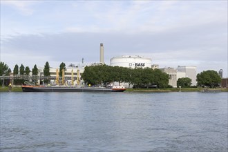 BASF, Lugwigshafen am Rhein, industrial area, ship, Mannheim, Baden-Württemberg, Germany, Europe