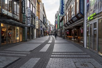 First day of the Christmas lockdown in the Corona crisis, empty shopping street Hohe Straße, closed