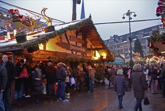 Europe, Germany, Hamburg, Christmas market at the Rathausmarkt, Friesenschänke, Hamburg, Hamburg,