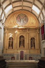 Gold work on the altars of the Cathedral Se, Sedos Episcopalis, in Faro, Algarve, Portugal, Europe