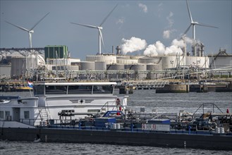 Petroleumhaven, Vopak Terminal Europoort, crude oil tank farm, over 99 large tanks, and 22 loading