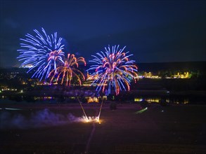 Around the three illuminated Elbe castles in Dresden, over 6000 visitors celebrated a balmy summer