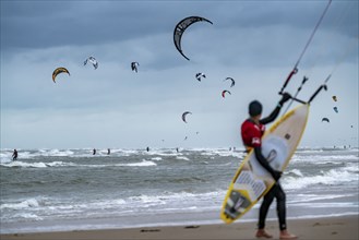 Hoek tot Helder, the longest downwind kite trip race in the world, 130 kilometres in one day along