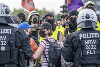 Demonstration against the AFD party conference in Essen, blockade of Alfredstraße, bridge over the