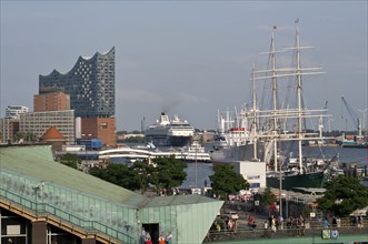 Europe, Germany, Hamburg, Elbe, harbour, Elbe Philharmonic Hall, passenger ship Mein Schiff 1,