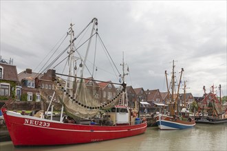 Cutter harbour Neuharlingersiel, shrimp cutter, East Frisia, Lower Saxony, Germany, Europe