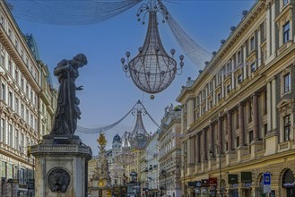 Christmas lights in the pedestrian zone, in front the Josefsbrunnen and Leopoldsbrunnen, behind the