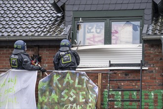 2nd day of the eviction of the Lützerath hamlet, occupied buildings of the former farm, by climate