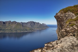 Rocky cliffs, Senjahopen, Senja, Senja Scenic Route, Norway, Europe