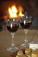 Red wine in glasses, nutrition, food, alcohol, food culture, open fire, romance, cheese platter