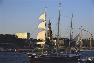 Germany, Hamburg, harbour, St. Michaelis, windjammer, 3-mast barkentine Pedro Doncker, Europe