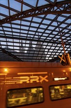 Cologne Central Station, RRX, regional express train, glass roof, Cologne Cathedral, Cologne, North