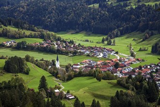 View from the Hauchenberg ridge to Missen, Missen, Oberallgäu, Bavaria, Germany, Europe