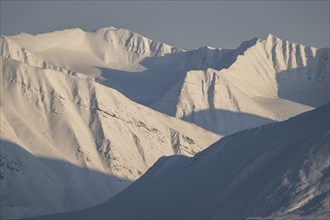 Snowy mountains, Woodfjord, Spitsbergen archipelago, Svalbard and Jan Mayen, Norway, Europe