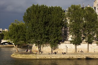 People next to the Seine river, Paris, Ile-de-france, France, Europe