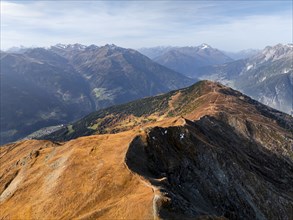 Mountain ridge of the Venet, mountain panorama of the Parzinn group of the Lechtal Alps, Venet