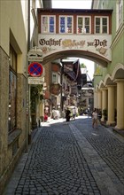 Alley in the old town centre of Kufstein with the Gasthof Zur Post, Kufstein, Tyrol, Austria,