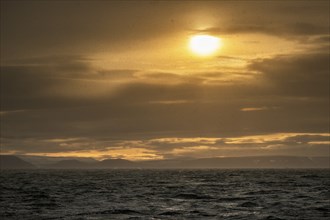 Snow, sun, sea at Boltodden, Spitsbergen, Svalbard, Norway, Europe