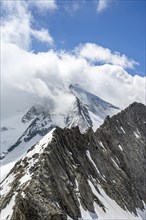 Rocky mountain ridge and glaciated mountain peak Großer Möseler, glacier Furtschaglkees, Berliner