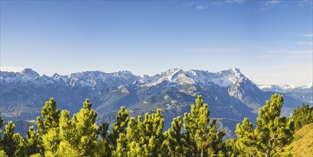 Panorama of the Wetterstein mountains with Alpspitze 2628m and Zugspitze 2962m, Werdenfelser Land,