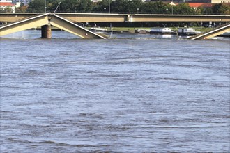 Partially collapsed Carola Bridge and flooding on 23 September 2024, Dresden, Saxony, Germany,