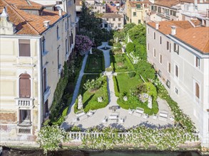 Garten des Palazzo Malipiero am Canal Grande, Drohnenaufnahme, Venedig, Veneto, Italien