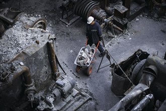 Annalena Bärbock (Alliance 90/The Greens), Federal Foreign Minister, visits a power plant destroyed