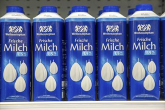 February 2024: Milk from WEIHENSTEPHAN in the supermarket