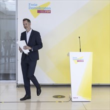 Christian Dürr, Chairman of the FDP parliamentary group, in a press statement in front of the