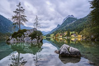 Hintersee in autumn colours, Ramsau, Berchtesgaden National Park, Berchtesgadener Land district,