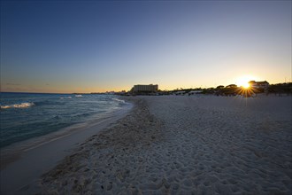 Playa Delfines (Dolphin Beach) nicknamed El Mirador (The Lookout) – one of the most scenic public