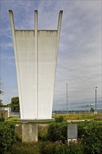 Airlift memorial designed by Eduard Ludwig with Berlin Milestone, Frankfurt Main Airport, Hesse,