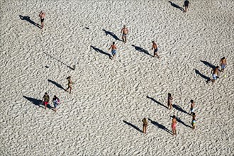 Volleyball players playing in groups on the beach, throwing shade, beach volleyball, illustration,