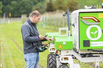 SMEKUL workshop, fruit and wine growing: Field day, robotics solutions for fruit and wine growing,