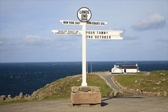 Sign post, Lands End, Cornwall, England, United Kingdom, Europe