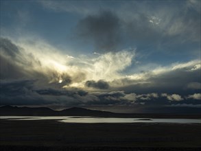 Plain with lakes, evening mood, dramatic sky, highlands of Tibet, China, Asia