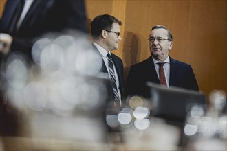 (R-L) Boris Pistorius (SPD), Bundesminister der Verteidigung, und Carsten Schneider (SPD),