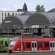 Wiesbaden main station with local trains, Wiesbaden, Hesse, Germany, Europe