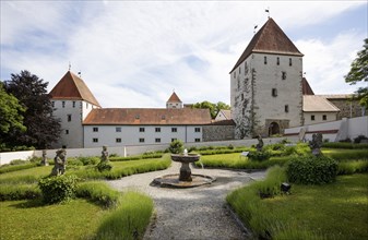 Paradise Garden with Gate Tower, Neuburg am Inn Castle, Neuburg am Inn, Lower Bavaria, Bavaria,