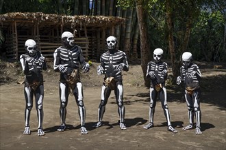 Natives with skeleton painting, Omo Bugamo tribe or skeleton people, Mount Hagen Festival in the