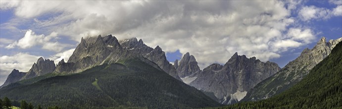 Mountains in the Val di Sesto, Sextental, Dolomites, Italy, Europe