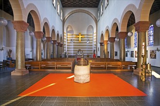 Interior photo of St Elisabeth, also known as Elisabethkirche, Vinzenzplatz, Düsseldorf, North