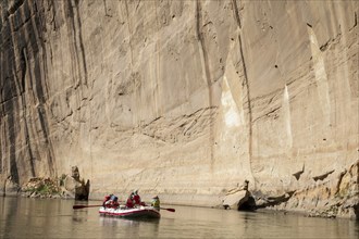 Dinosaur, Colorado, River rafters pass Steamboat Rock on the Green River in Dinosaur National