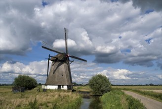 Oude Doornse mill is a windmill near Almkerk in the Dutch province Noord-Brabant